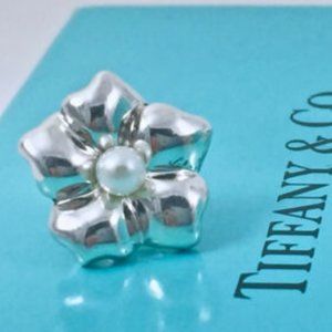 Tiffany Flower Pearl Stud Earings with Original Bag